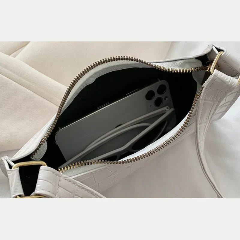 Tilly™ | Glänzende Umhängetasche mit Alligatorenmotiv