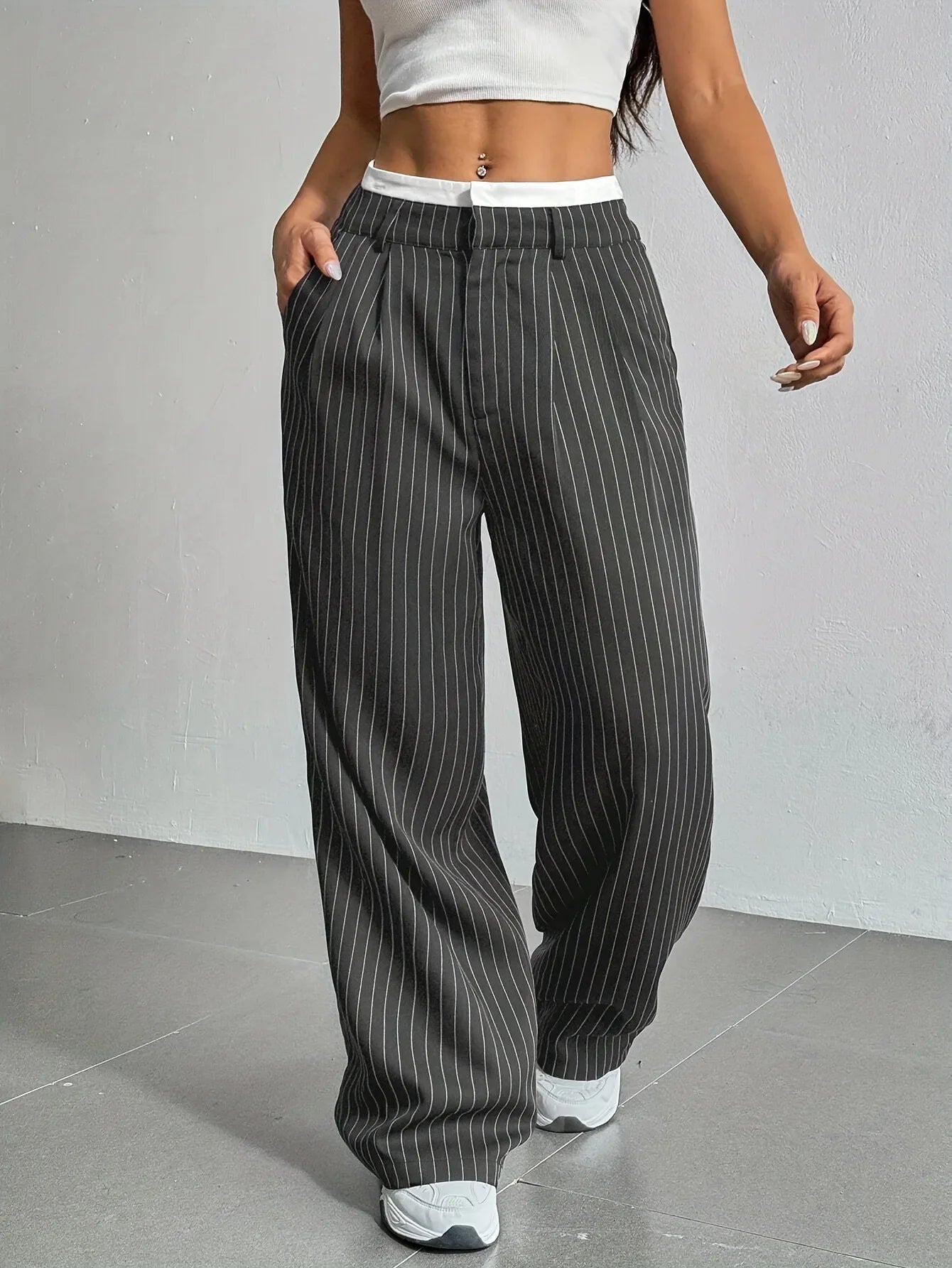 Clara | Elegante Hochtaillierte Gestreifte Hose mit Geradem Bein