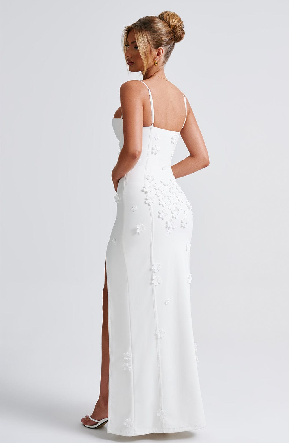 Alexander | Elegantes Blumenapplikations-Maxikleid