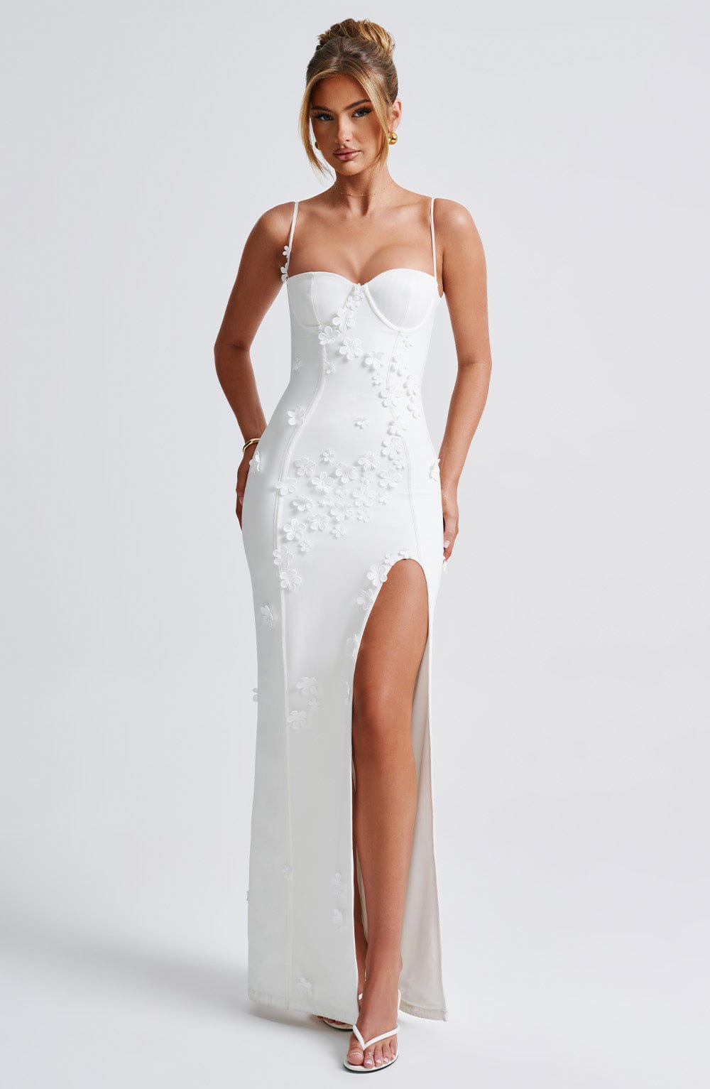 Alexander | Elegantes Blumenapplikations-Maxikleid