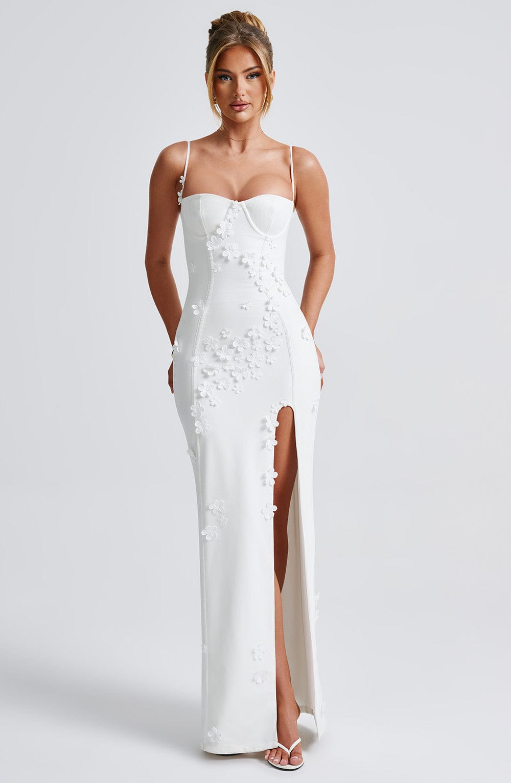 Alexander | Elegantes Blumenapplikations-Maxikleid