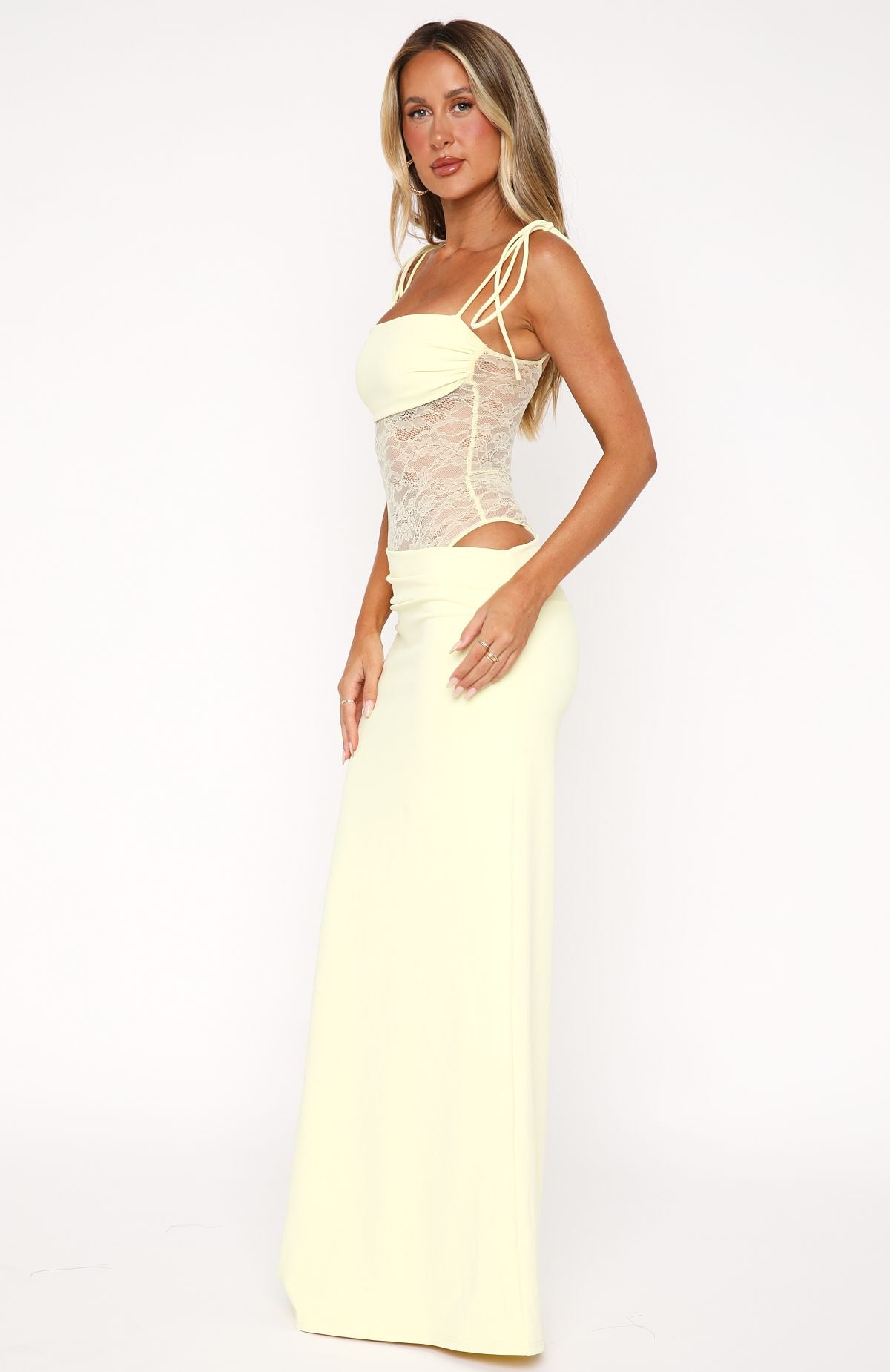 Alexander Saint Maxi Dress can be translated and rewritten as:
Jennifer | Elegantes Maxikleid
