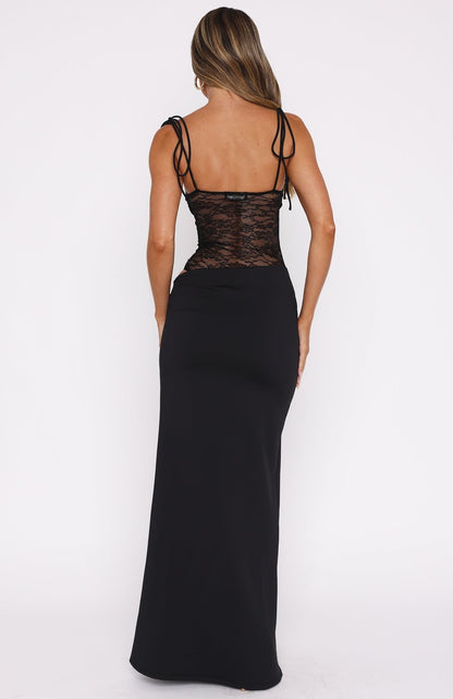 Alexander Saint Maxi Dress can be translated and rewritten as:

Jennifer | Elegantes Maxikleid