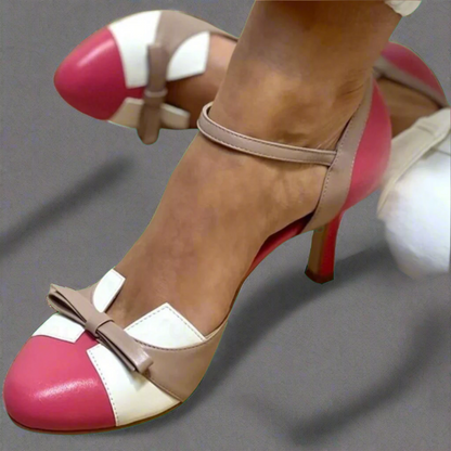 Bellarosa | Elegantes Paar Sandalen mit Schleife und Riemen, runde Spitze