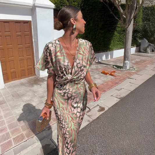 Ginevra | Elegantes Kleid mit Drapierung

Rewritten in the requested format: 

Jennifer | Elegantes Kleid