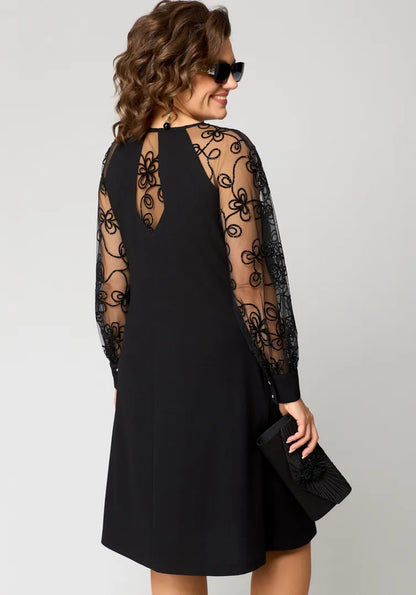 Elara - Kleid mit Spitzenärmeln