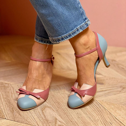 Bellarosa | Elegantes Paar Sandalen mit Schleife und Riemen, runde Spitze