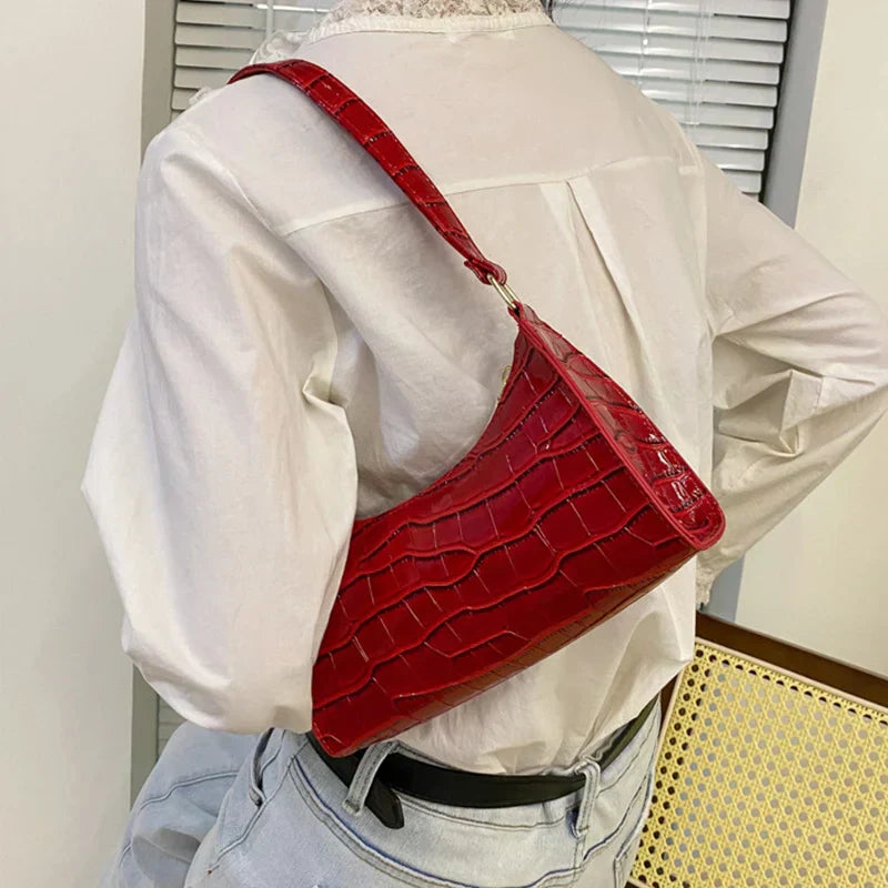 Tilly™ | Glänzende Umhängetasche mit Alligatorenmotiv