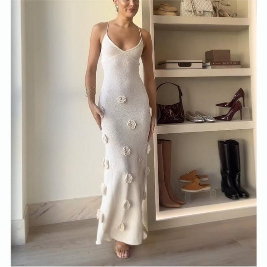 Jennifer | Elegantes Rückenauschnitt-Strickkleid mit 3D-Blumendesign