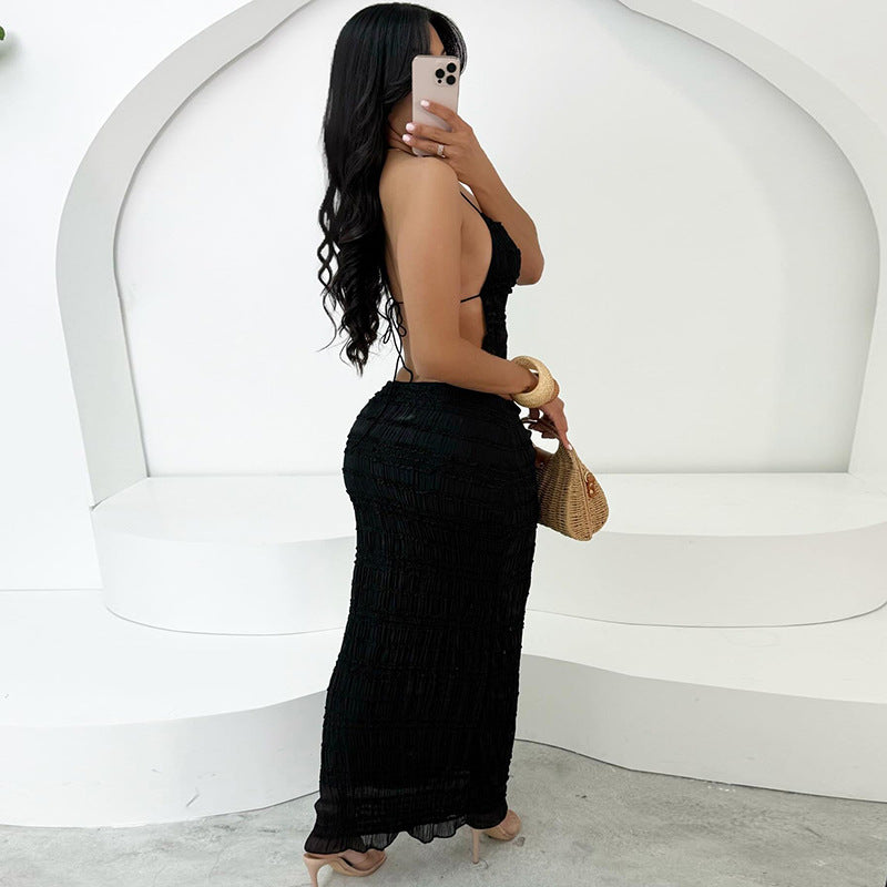 Jennifer | Elegantes Kleid mit rückenfreier Halteroptik und Rüschenshirt