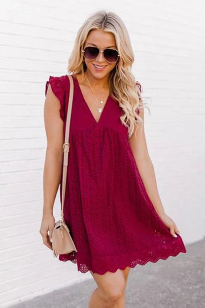 Jennifer | Elegantes Kleid mit V-Ausschnitt, ärmellos, aus Spitze mit Shorts