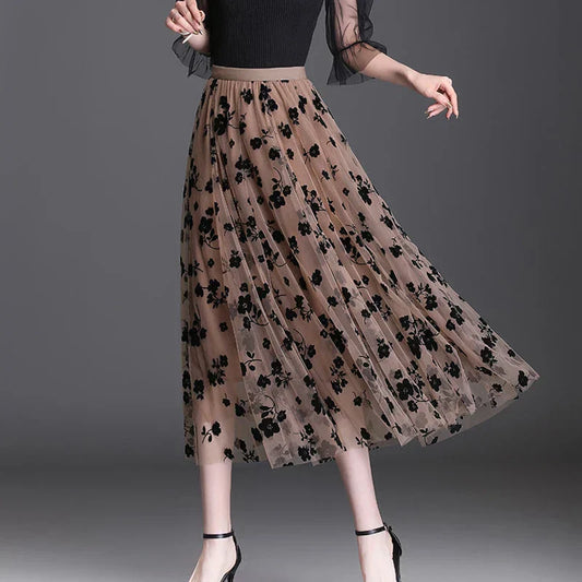 Odette | Eleganter Midi-Rock aus Tüll mit zarten Blumenverzierungen