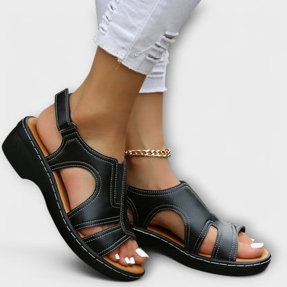 Christina | Orthopädische Ledersandalen mit Komfortabsatz