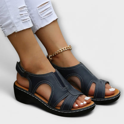 Christina | Orthopädische Ledersandalen mit Komfortabsatz