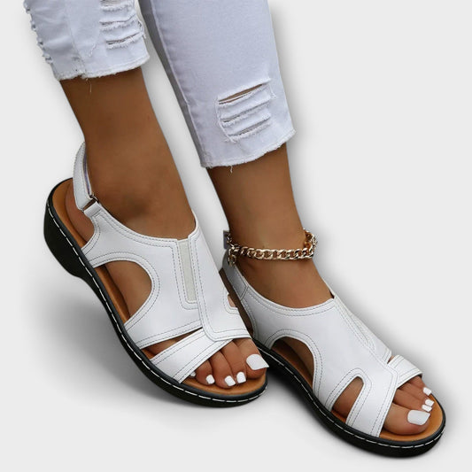 Christina | Orthopädische Ledersandalen mit Komfortabsatz