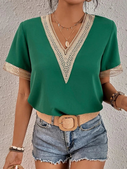 Davina | Elegante Bluse mit luxuriöser Spitze
