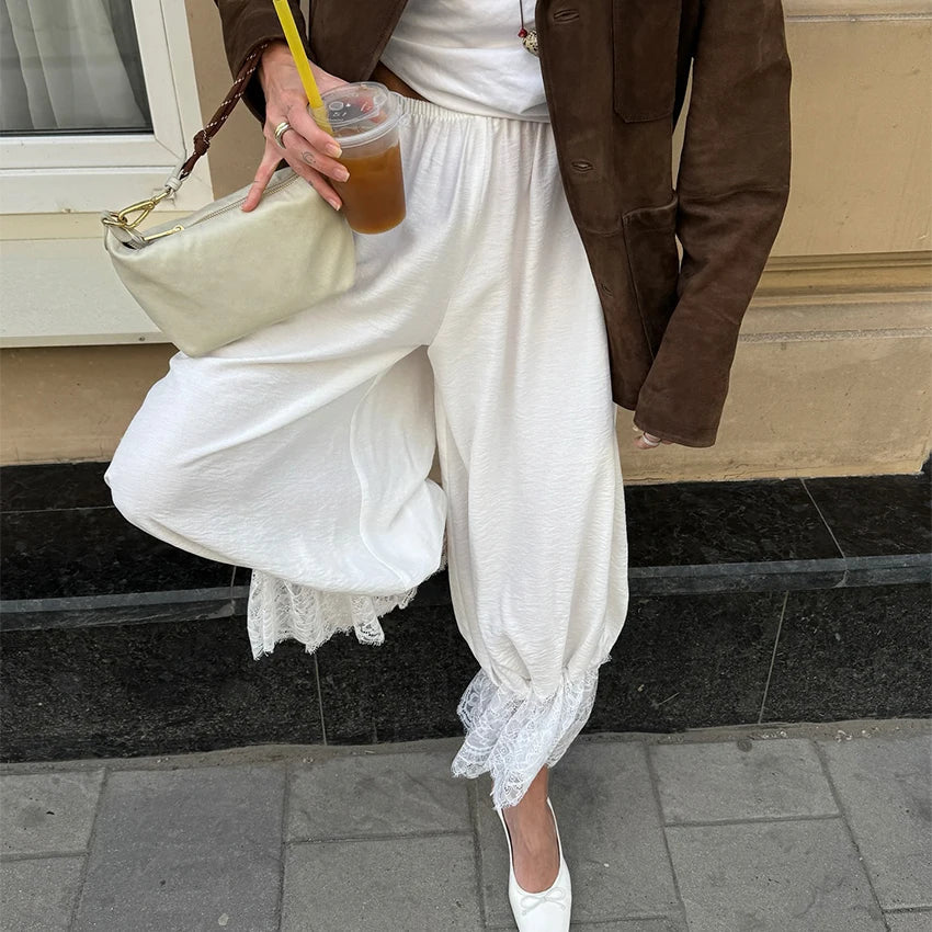 Celeste | Elegante Stift-Hosen mit Vintage-Spitzenbesatz in Knöchellänge