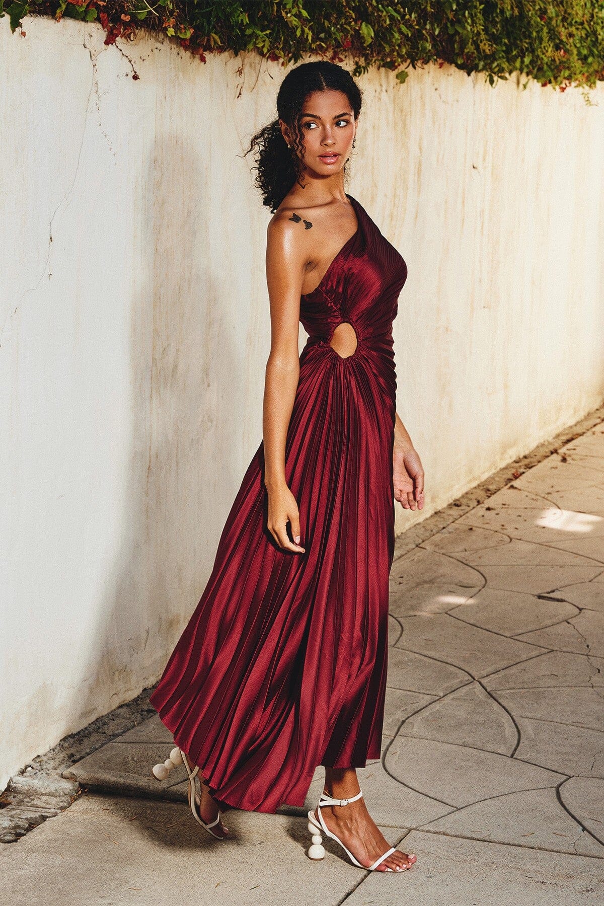 Sylviana | Elegantes Midikleid mit einer Schulter